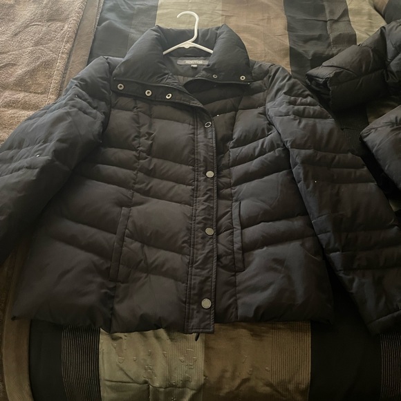 XL Black snow/puffer jacket. zipper and snap on buttons. - Picture 4 of 4